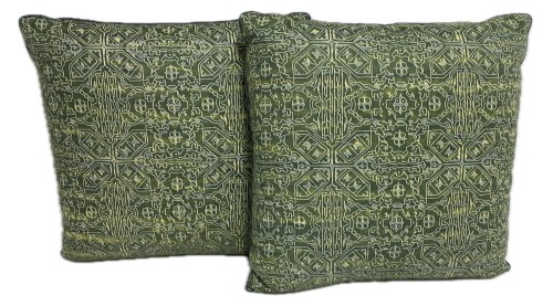 F43 44 Fortuny Moresco in green and warm white. Used on the reverse of the fabric. Cambridge cord. Hand sewn closure. 19x19